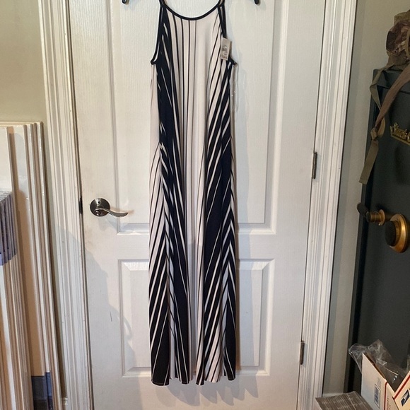 Cato sz XS runs large spaghetti strap black/white maxi dress with pockets NWT - Picture 1 of 8